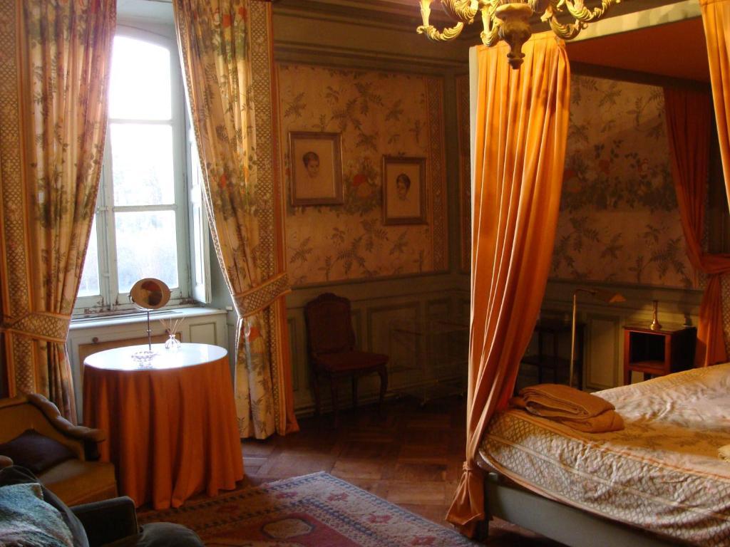 Le Chateau D'Ailly Parigny  Room photo